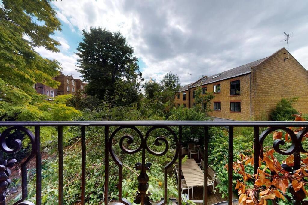 Portobello Large Snug Лондон Экстерьер фото