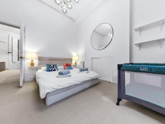 Portobello Large Snug Лондон Экстерьер фото