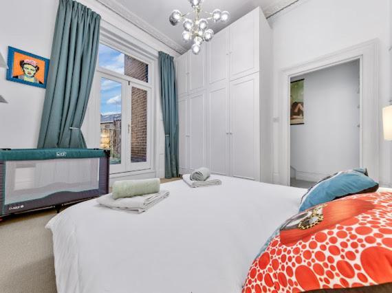Portobello Large Snug Лондон Экстерьер фото