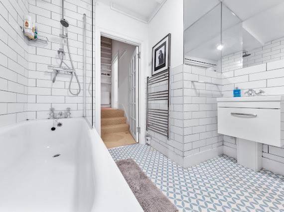 Portobello Large Snug Лондон Экстерьер фото
